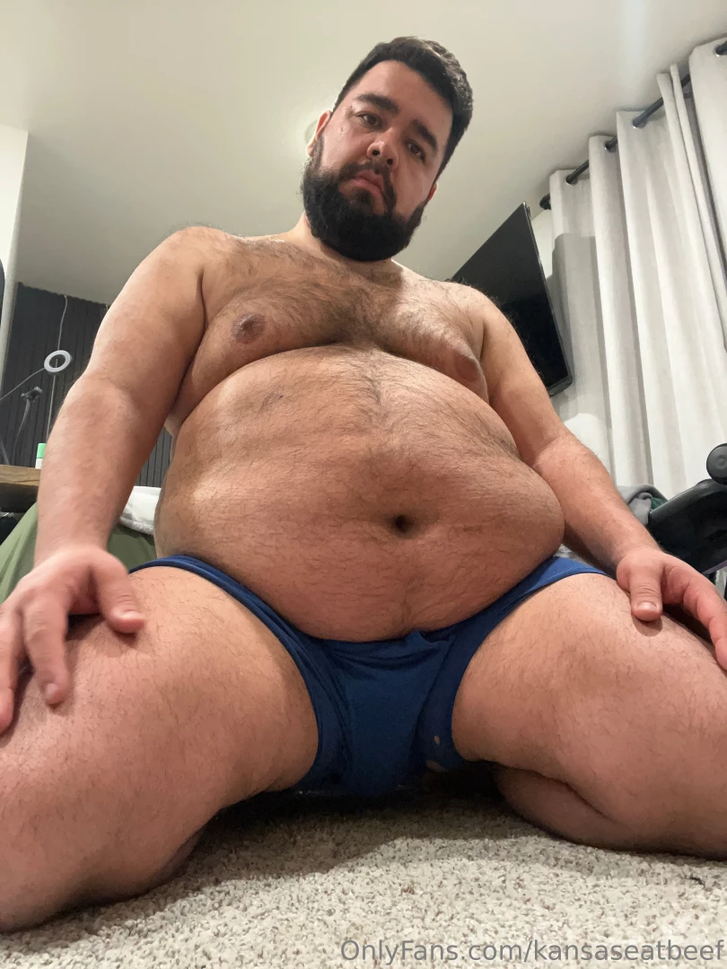 I ducked slightly as i stepped through the doorway my broad shoulders part 1 