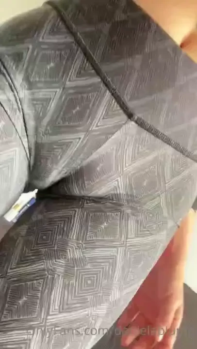 Se me ha marcado muy bonito mucho el chochito con las mallas estas que 