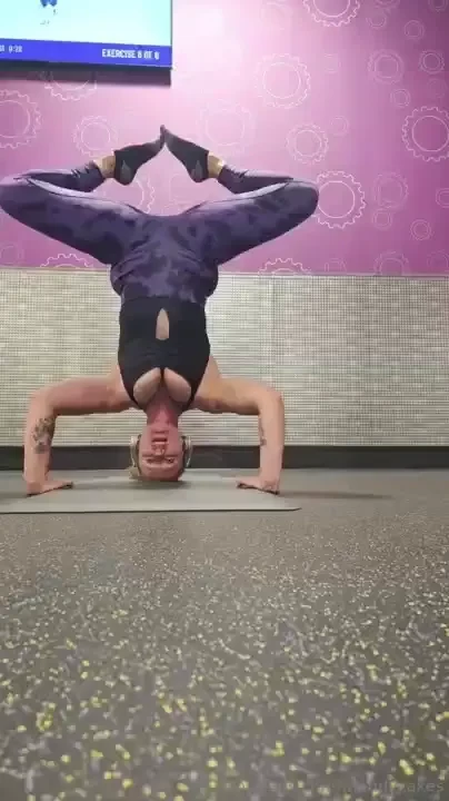 Just realizing now this headstand surprise never posted butttt i 