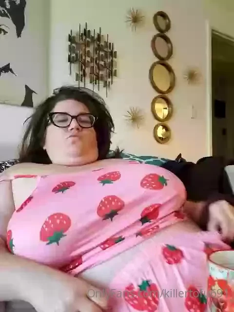 Topless coffee with me 