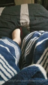 killertofu691 - Toeing off my socks foot footfetish barefoot feet footworship socks 