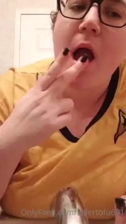 Lips like sugar sugar kisses 