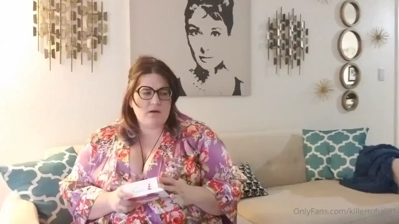 Unboxing a clit sucker from proprogift com check them out on twitter 