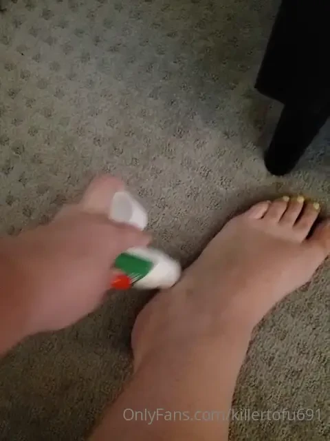 Foot worship opportunity 
