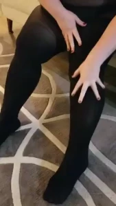 Black pantyhose vid