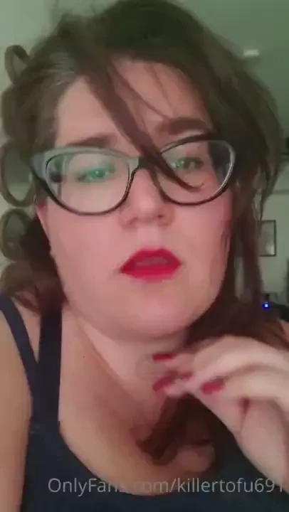 Pull my hair open my mouth and kiss me hard 