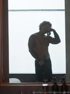 This would look better with you next to me