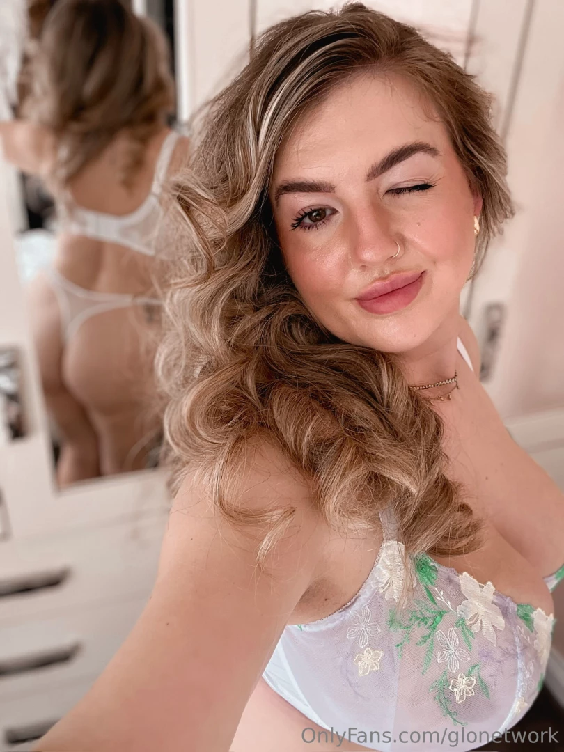 Fuller bust lingerie model itslaurenedge is new to onlyfans and has so part 1 