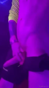 I m looking for new festival buddies anyone like to dance