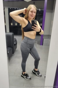 Well hello there it s monday it s a new year and i am creating a new