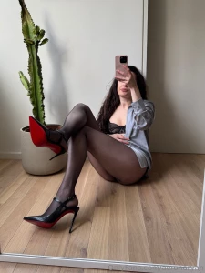 As it s friday one for the leg guys i just adore these heels