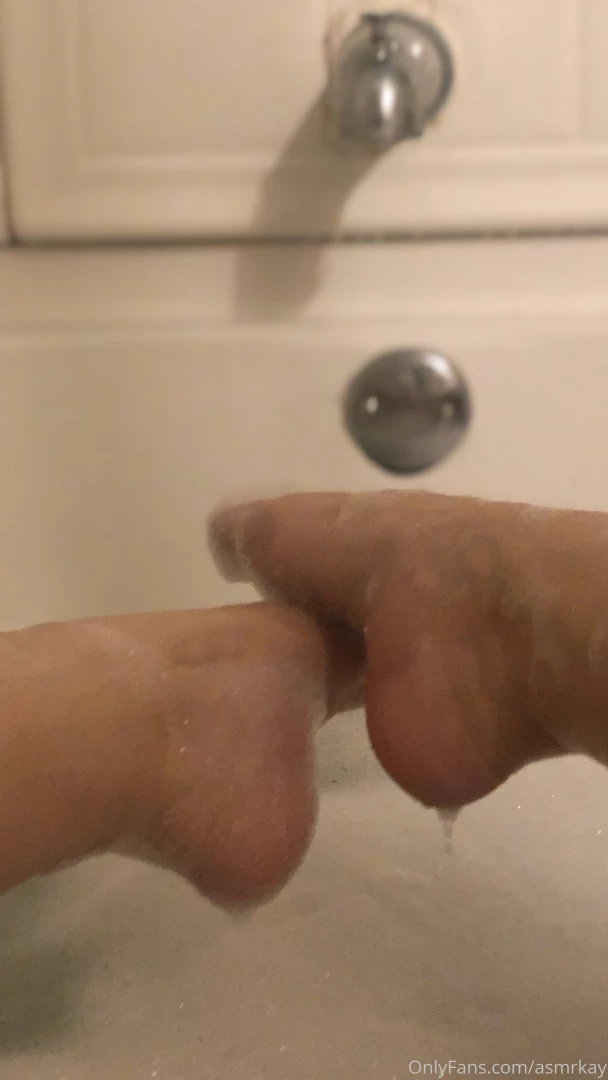 Check your dm s for a bubbly finger surprise it s soooo wet part 4 