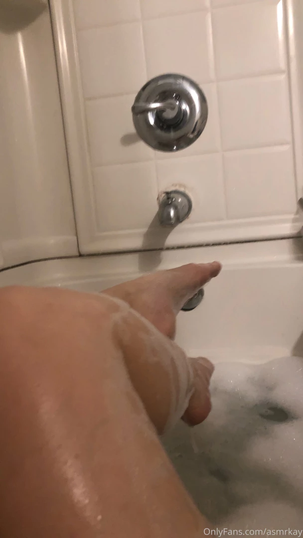 Check your dm s for a bubbly finger surprise it s soooo wet part 2 