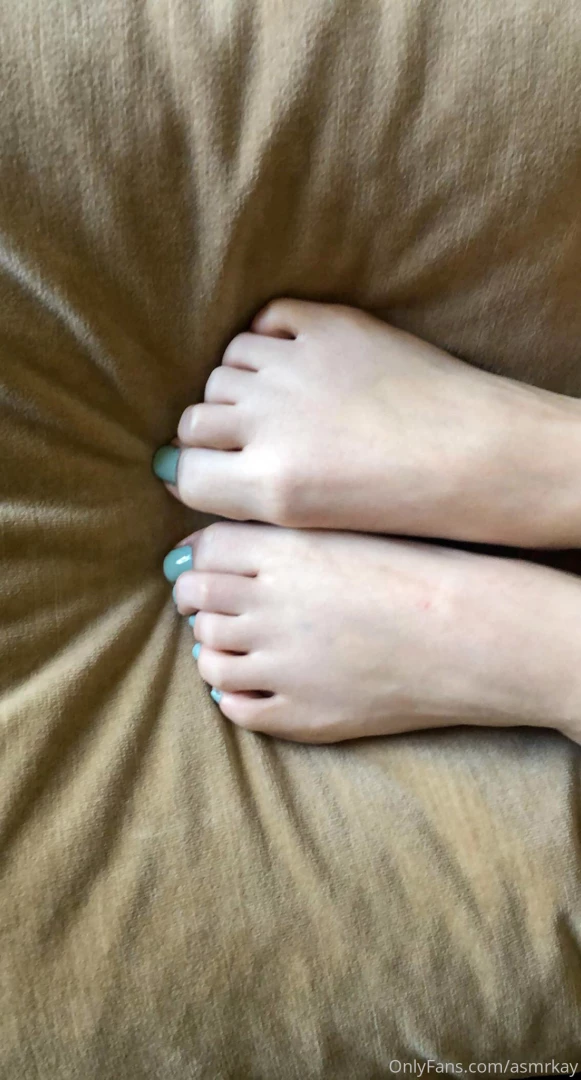 Gee im so messy post-pedicure 