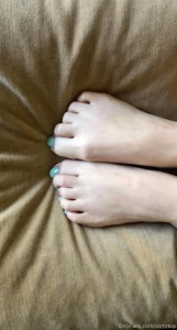Gee im so messy post-pedicure