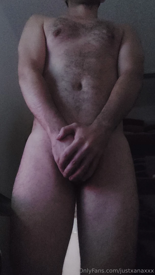 Wanna know whats under my hands dm me for more 