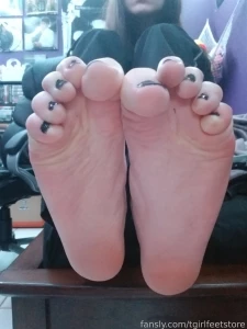 Transfeet tgirlfeet footfetish footdom findomme part 2