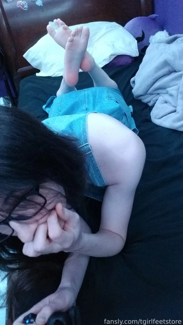 Thepose footfetish tgirl part 2 