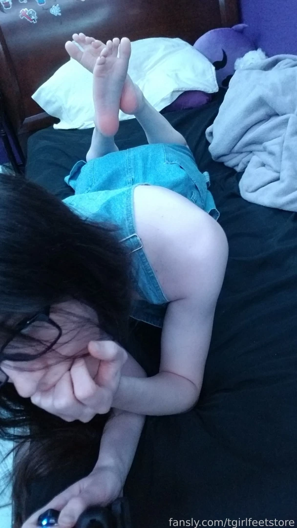 Thepose footfetish tgirl part 3 