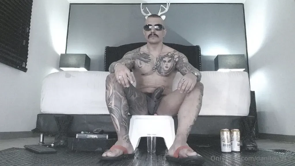Hola mi gente aca fumando jalandomela y esperando por ti 