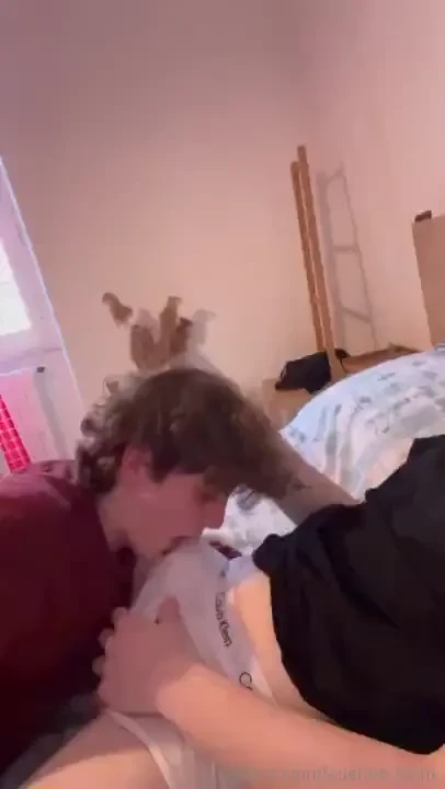 U want my dick corri a sbloccare il video per vedere quanto abbiamo 