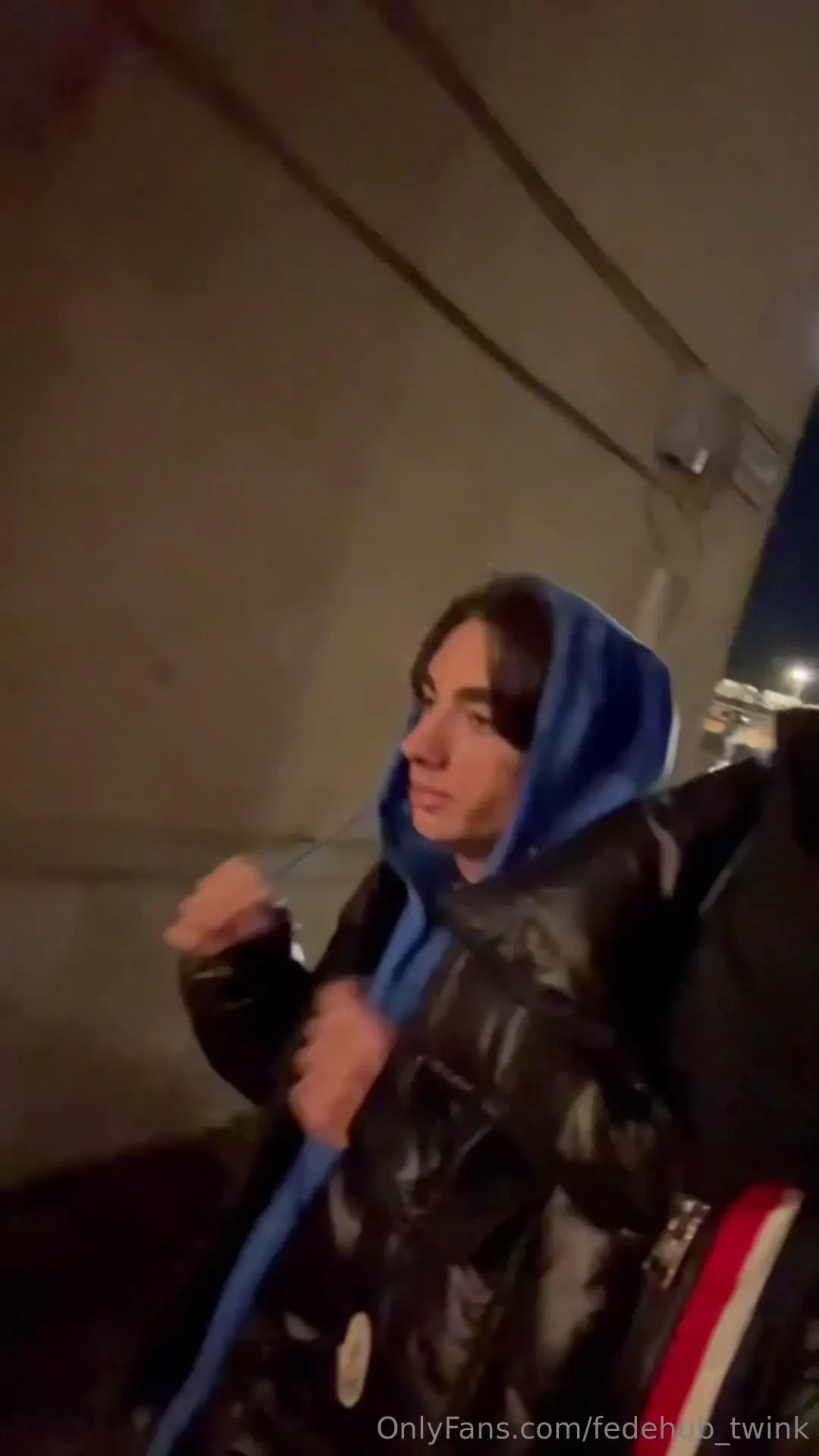 Rimorchio un twink vergine e lo scopo in hotel l altro giorno mentre 