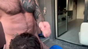 Oggi vi delizio con questo bel pompino amatoriale fatto nel mio