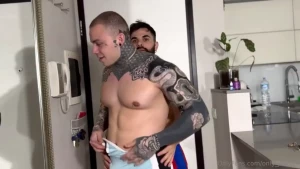 Update settimanale un bel threesome tra maschi pompini sniffate