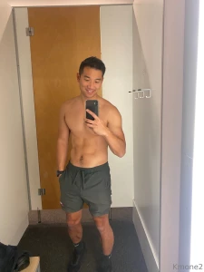 I want to get my dick sucked in a changing room any takers givers