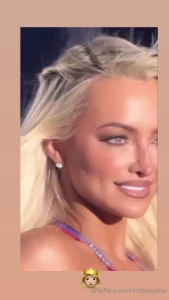 lindseypelas - All smiles nbsp nbsp what are you doing right now 