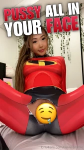 Pussy all in your face right in front of the camera shaking my bare part 6