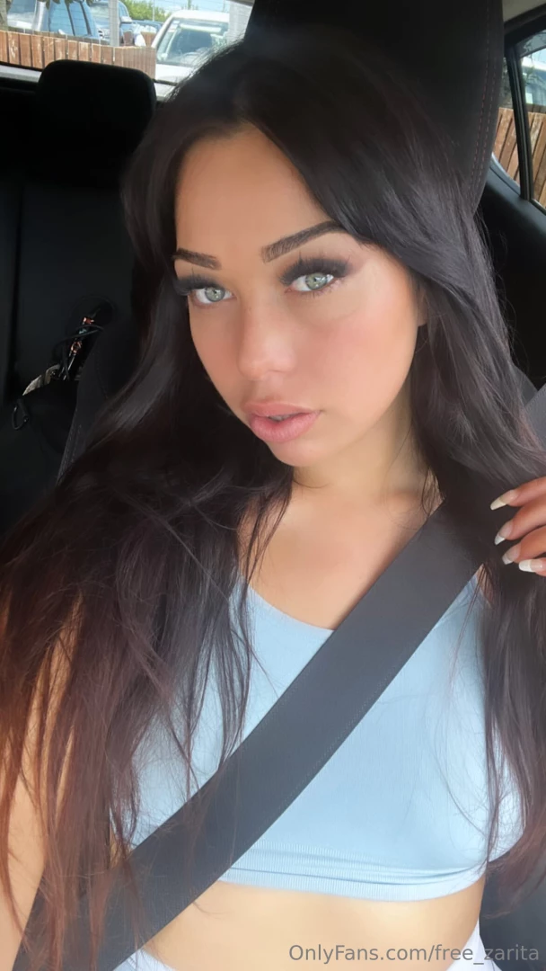 I post daily nudes on xxx_zarita 