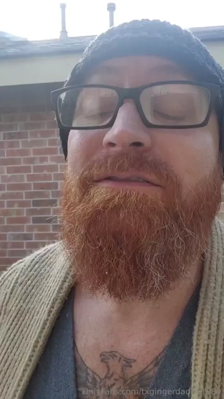 Needy himbo seeking attention 