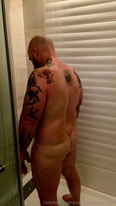 Getting showered getting ready to go explore memphis part 3