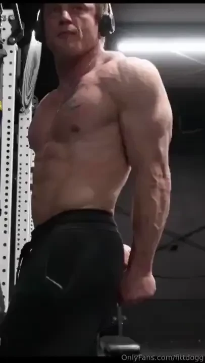 8 weeks from my first competition push day pump 