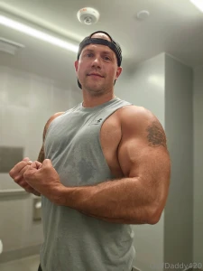 Mrsgolfdaddy420 sucking and jerking the cum out of daddy s fat cock