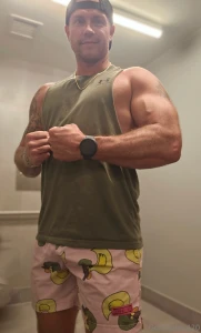 Been moisturizing my cock with beef tallow part 1