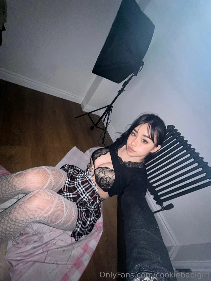 Sending you this while i m home alone but it s 2am in the morning and 