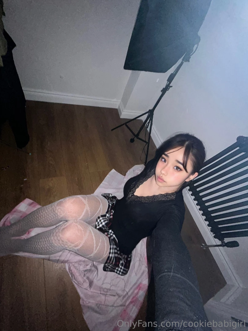 Sending you this while i m home alone but it s 2am in the morning and part 1 