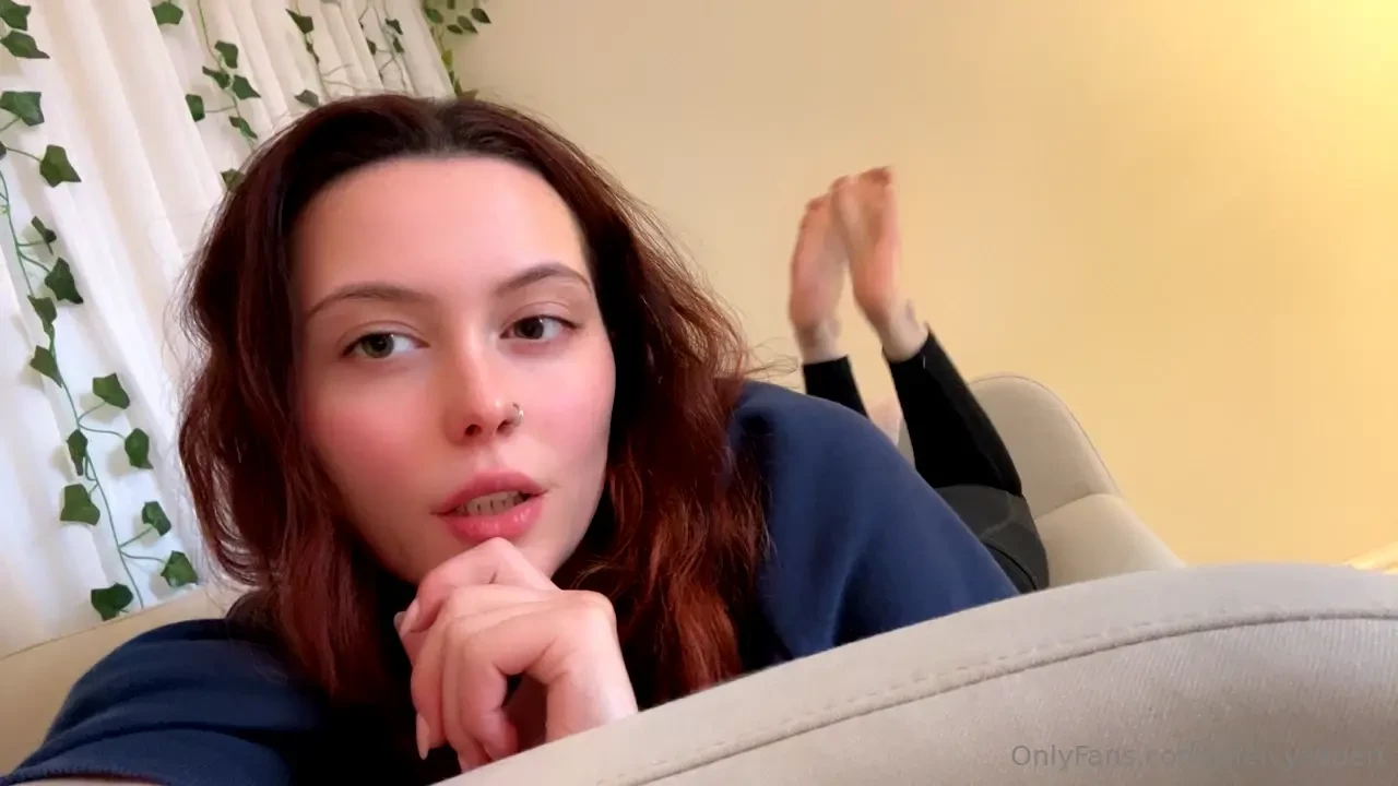 You shouldn t be gawping at this so hard normal men just scroll past 