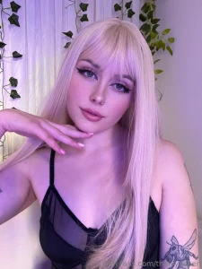 Pulling you in like a siren