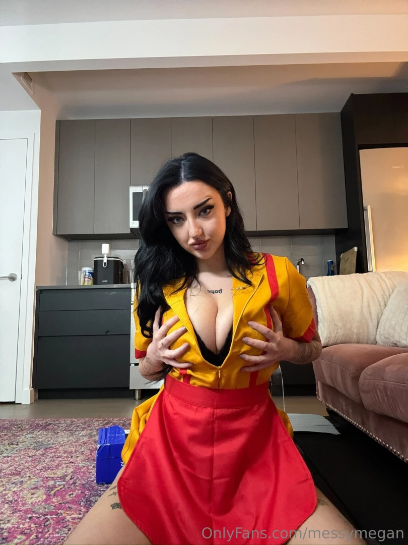 First person to request a kat joi custom gets half offff 