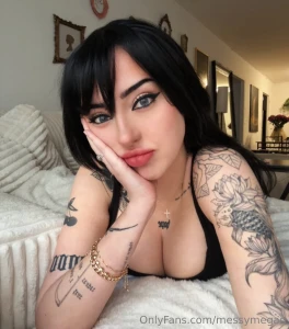 Would u kick me out if i showed up in your living room