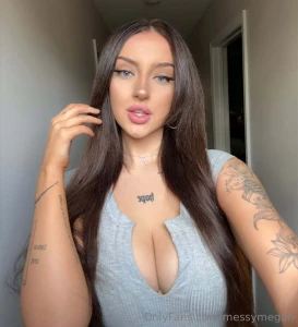 Another wholesome pic fuck it why not more than just the best tits you