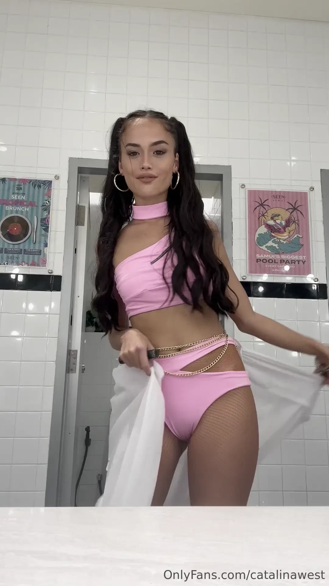 Hey bby i ve got something to show you 