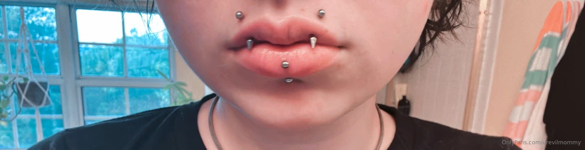 Accepting cum tributes on this pic of my cute natural lips but only if 