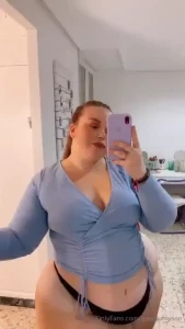 I love to sexting with you damn its so hot