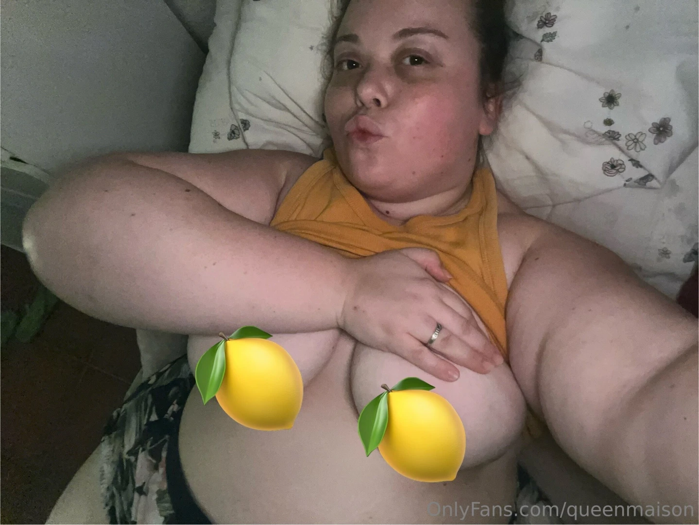 Would you do some juice with these piar of lemons late at night 