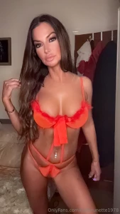 I love red lingerie what is your favourite colour would you prefer