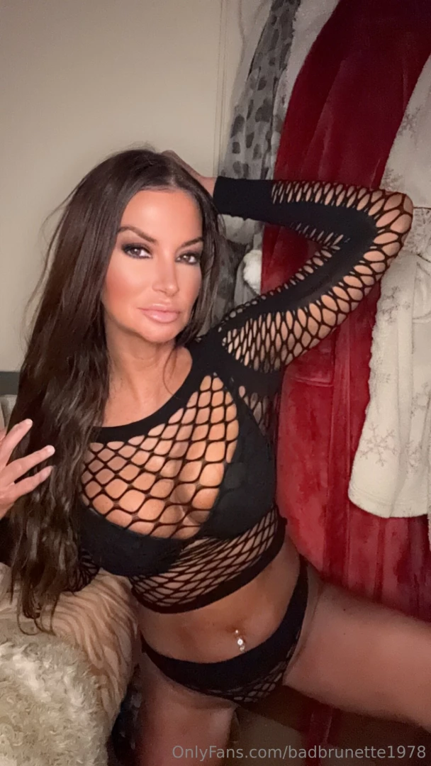 Happy friday would you kiss my whole body with this on or rip the lot 